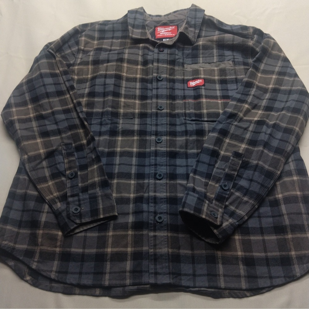 Milwaukee Gridiron Shirt Mens XL Gray Plaid Flannel Long Sleeve Button Up